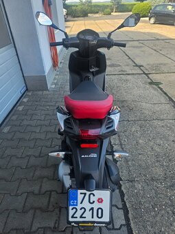 Aprilia SR Motard, 125cm3, r.v. 2014 - 4