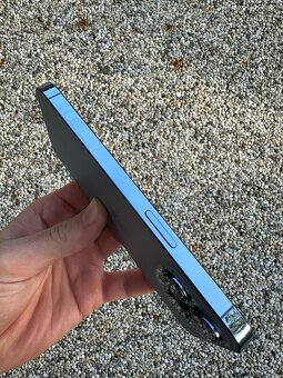 iPhone 13 Pro - baterie 100% blue - 4