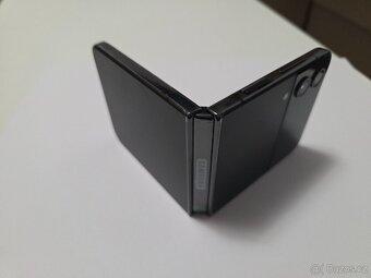 Prodám Samsung Galaxy Z Flip 4 5G 512 GB - 4