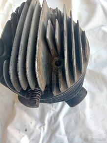 Prodám díly motoru na jawu 175 speciál - 4