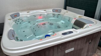 Prodám vířivku Kilimanjaro Deluxe Pearl White pro 6 osob - 4