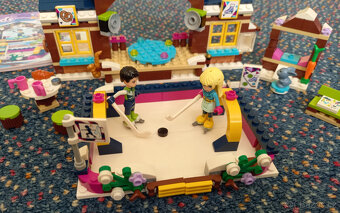 Lego Friends 41322 - Snow Resort Ice Rink - 4