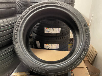 NOVÉ MICHELIN PILOT SPORT 5 235/40/19 96Y XL FR DOT2024 - 4