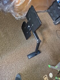 Držák na TV, věž apod. - 4