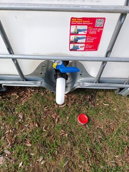 IBC nádrž kontejner 1000l - 4