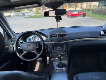 Mercedes Benz E320 - 4