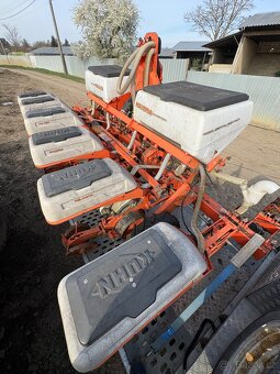 Sejačka Kuhn maxima 6radová - 4