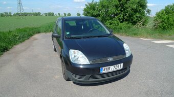 FORD FIESTA  1.3i 44KW  ČERNÁ BARVA 2004 NOVÁ TK  - 4