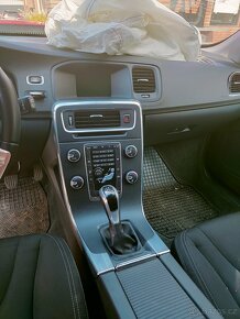 Volvo V60 D3 2,0D 110kw Náhradní díly - 4