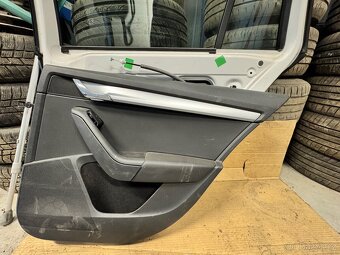 Škoda Octavia 3 dveře pravé přední a zadní - 4