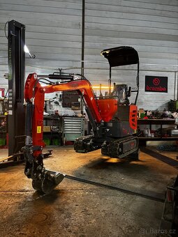 Minibagr mimoosé kopání 1000kg - 4