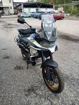 CF Moto MT 800 - 4