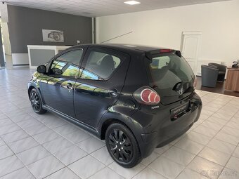 Toyota Aygo 1.0 VVTi COOL 2010 - 4