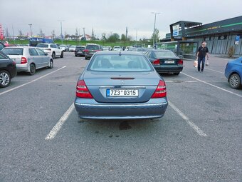 Mercedes w211 E240i benzín - 4
