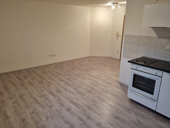 Pronájem bytu 1+kk 32m2 Praha 10 Uhříněves - 4