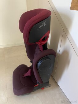 Autosedačka Britax RÖMER Kidfix III M Burgundy Red Isofix - 4