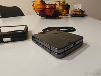 Samsung Galaxy Z Flip 5 - 4