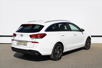 Hyundai i30 1.5 T-GDI MHEV 48V 117kW ČR (2022) - 4