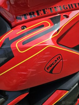 Ducati streetfighter v2 - 4