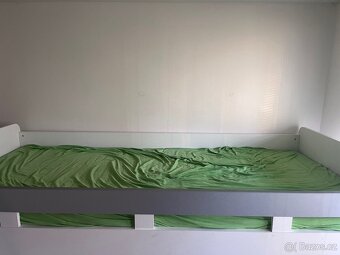 Patrová postel 90 x 200 cm se stolem a skříni - 4