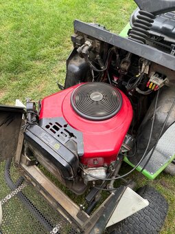 Prodám zahradní traktor Etesia - 4