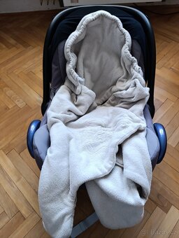 Daruji autosedačku. - 4