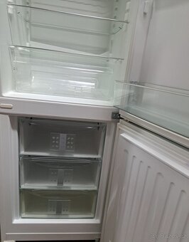 Kombin. lednice 3 šup. Miele. - 4