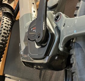 KARBONOVÝ KRYT MOTORU BOSCH CX PRO FOCUS SAM2-JAM2 2023 - 4