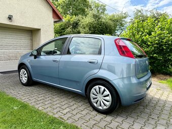 Fiat Grande Punto 1.2i 48kW, ČR, 8/2009, 2.maj. Digi klima. - 4