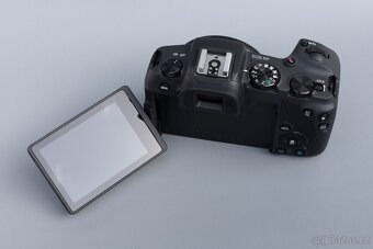 NOVÝ full frame CSC fotoaparát Canon RP + příslušenství - 4