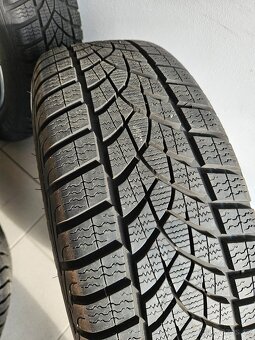 Orig. BMW 3er 5x112 Zimní 205/60/16 - zánovní - 4