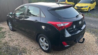 HYUNDAI i30 1.4i RV. 2014,SERVISNÍ KNIHA. - 4