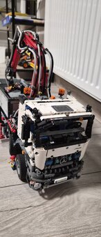 Lego TECHNIC Mercedes-Benz Arocs 3245 - 4