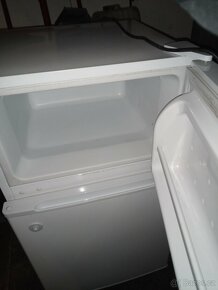 Menší lednice s mrazákem - 4
