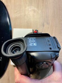 Video kamera SONY - CCD-FX200E PAL 8 - 4