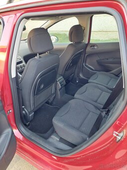 Prodám Peugeot 308 kombi na náhradní díly - 4