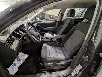 VW Passat B8 2.0 TDI 110kW DSG Tažné ACC Kamera Navi Virtual - 4