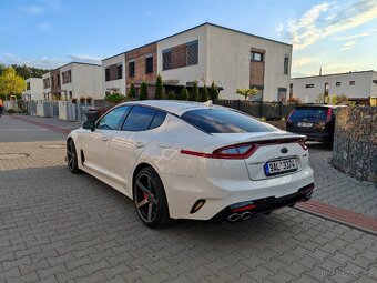 Kia Stinger 3.3biturbo AWD EU - 4