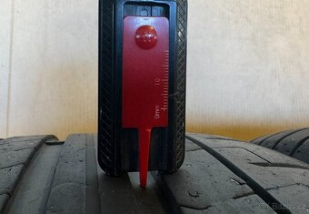 letní pneu 235/40-19 Pirelli PZero - 4