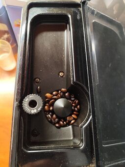 Prodám automatický kávovar DeLonghi esam 3000 - 4