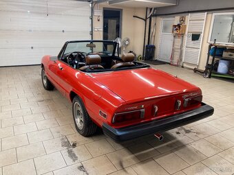 Alfa Romeo Spider - 4