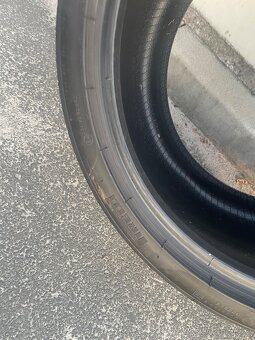 305/30R19 - 4