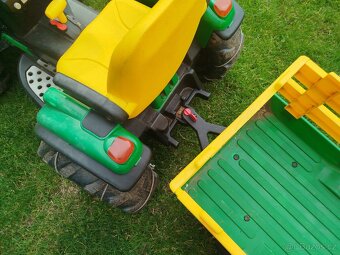 Elektrický John Deere trakturek - 4