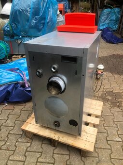 Prodám litinový kotel na olej 33 -36 Kw - 4