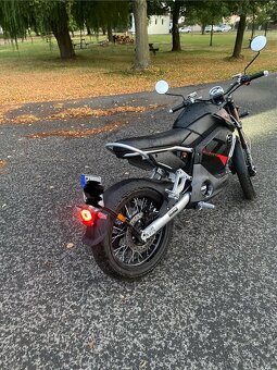 Super Soco TC max - 110 km/h - 4