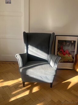 Šedivé křeslo ušák - 4