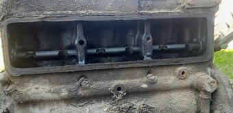 Prodám nekompletni motor zetor 3001, 3011, 3511 - 4