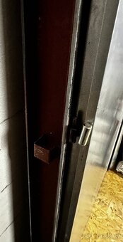 Prodám Dvere protipožární  + železné zárubně - 4