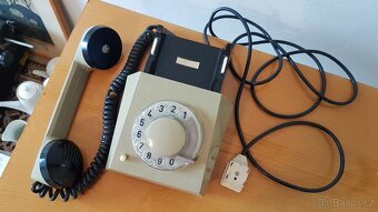 Starý telefon retro pevná linka - 4