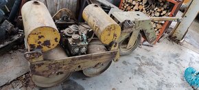 Vibrační válec - nový motor - 4